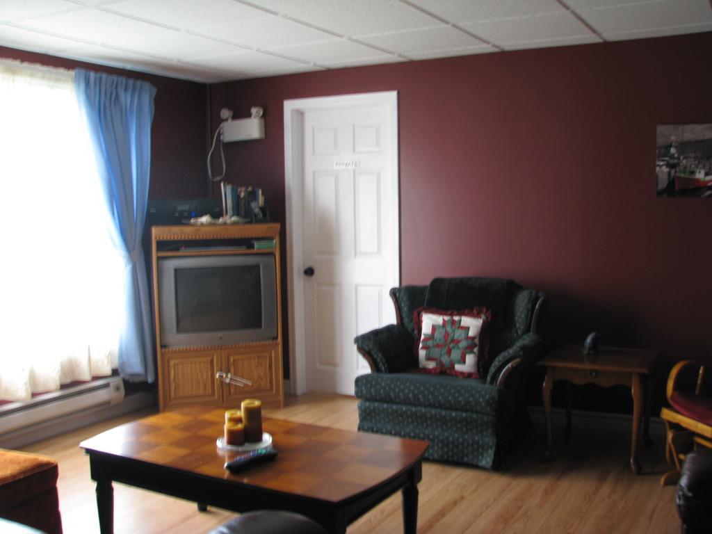 Right Off Da Boat B&B Channel-Port-aux-Basques Extérieur photo