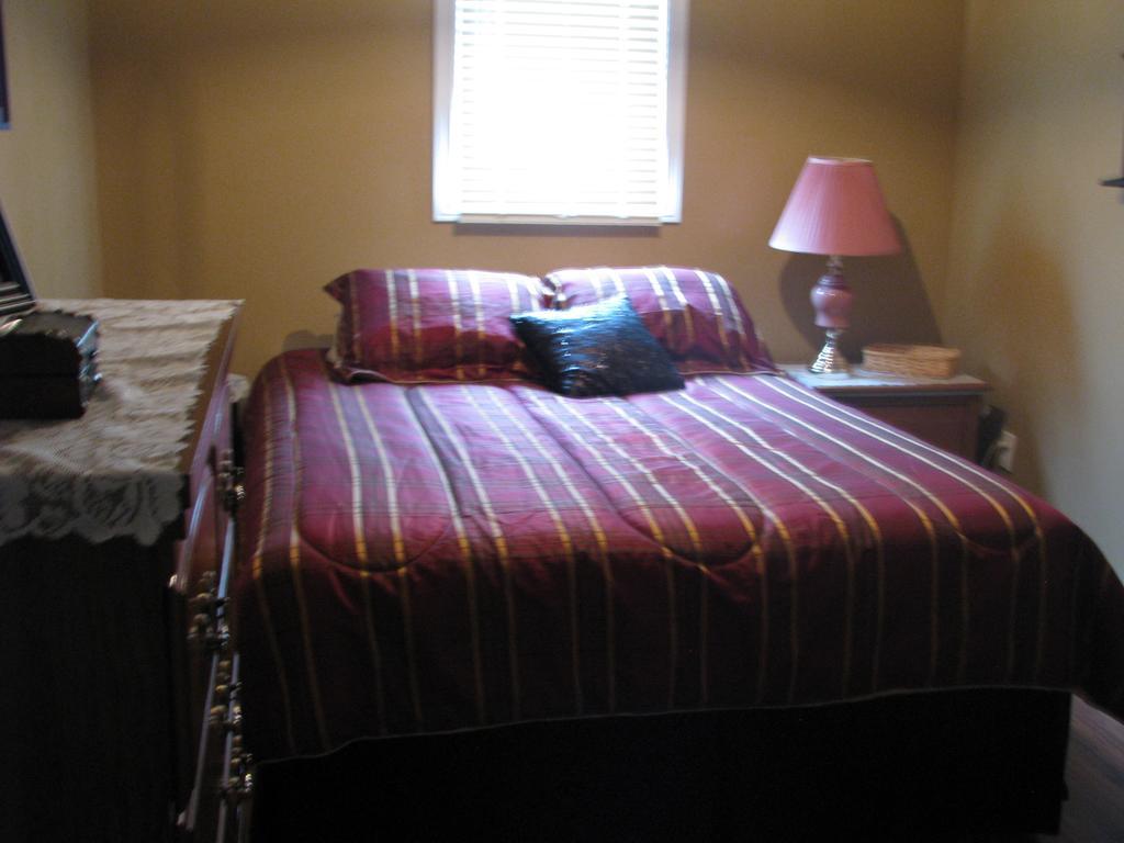 Right Off Da Boat B&B Channel-Port-aux-Basques Chambre photo
